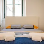 Modern Bairro Alto Rooms