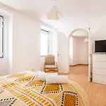 Modern Bairro Alto Rooms