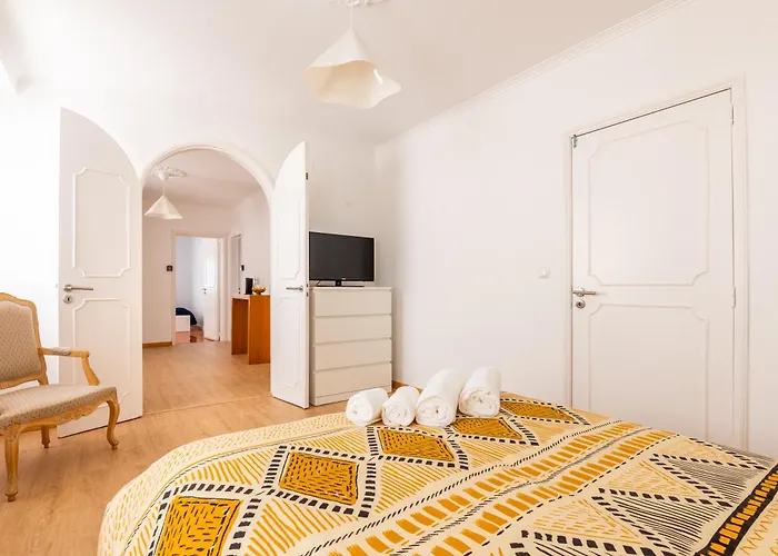 Modern Bairro Alto Rooms