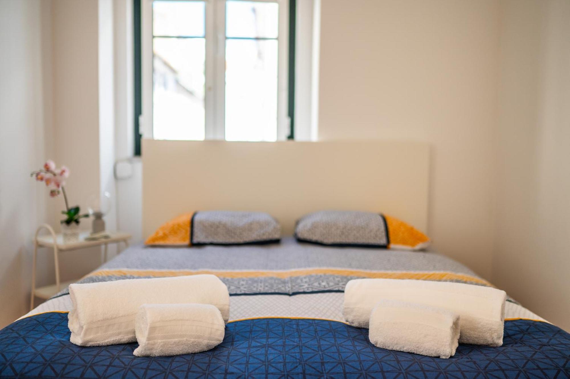 Modern Bairro Alto Hostal *